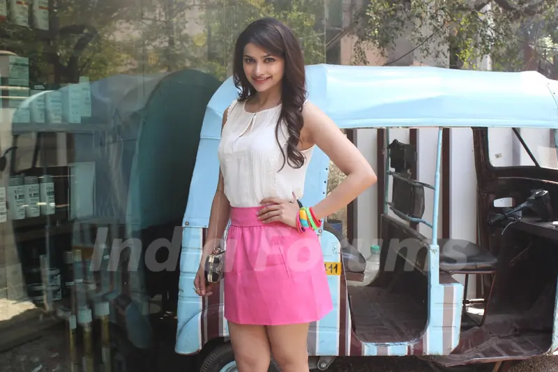 Chitrangada Singh and Prachi Desai give makeover to winner of B:blunt contest