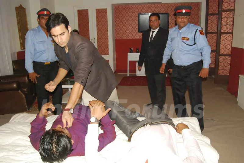 Waseem Mushtaq as Tej Malik in Amrit Manthan