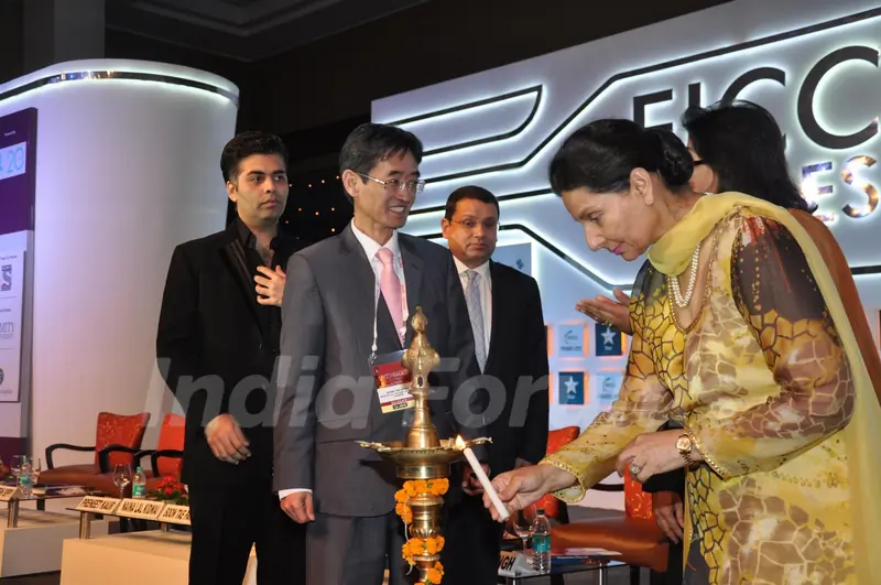 Kareena at the inauguration of FICCI Frames 2013