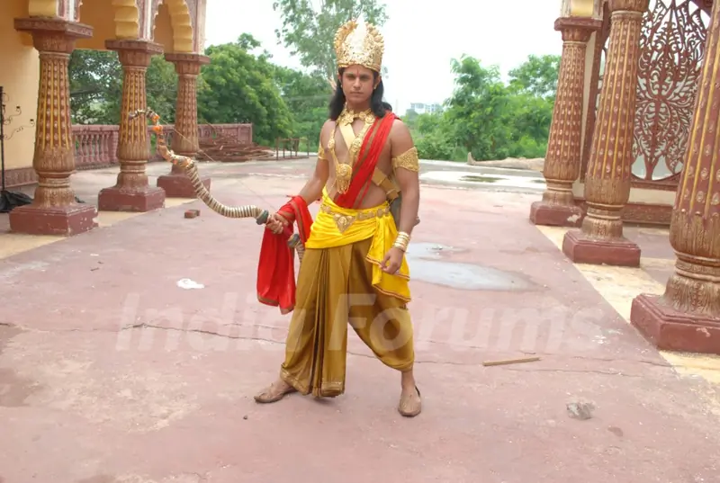 Neil Bhatt as Lakshman in Zee TV Ramayan
