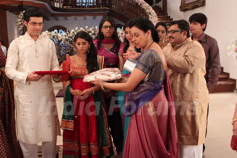 Nishad Vaidya as Amit and Chandni Bhagwanani as Amita in their Goddhana in Amita Ka Amit