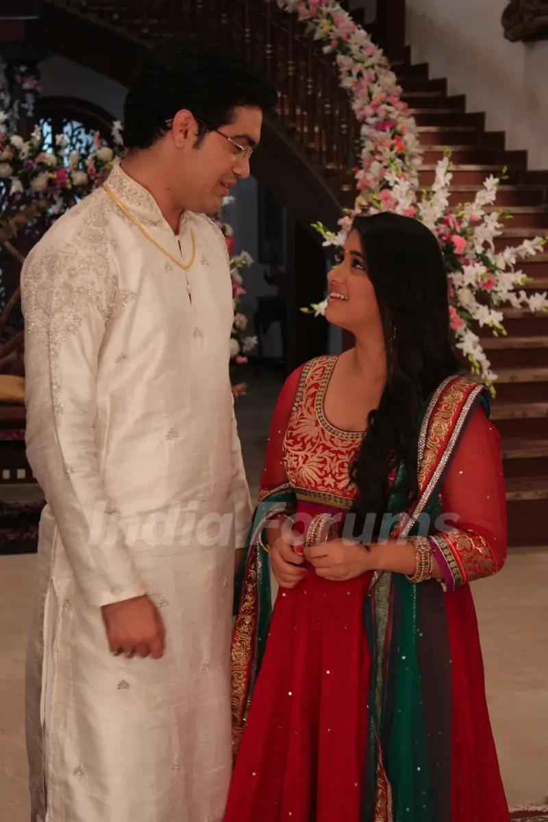 Nishad Vaidya as Amit and Chandni Bhagwanani as Amita in their Goddhana in Amita Ka Amit