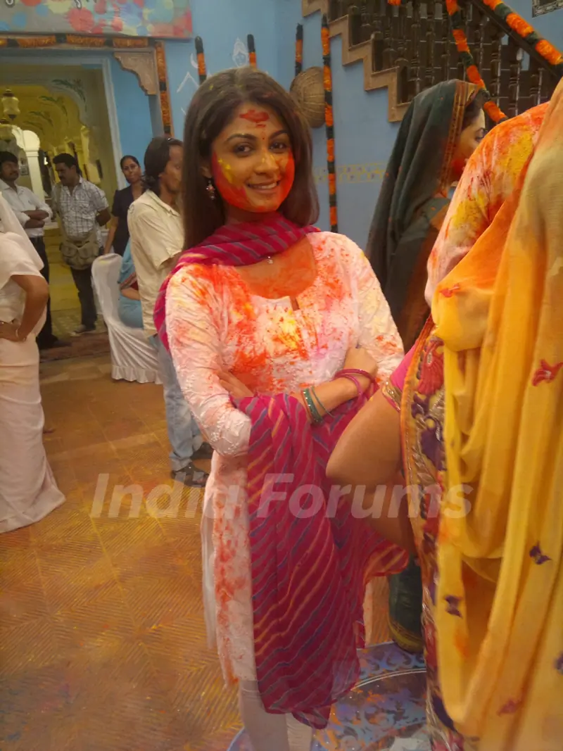 Ruchi Savarn in Ghar Aaja Pardesi