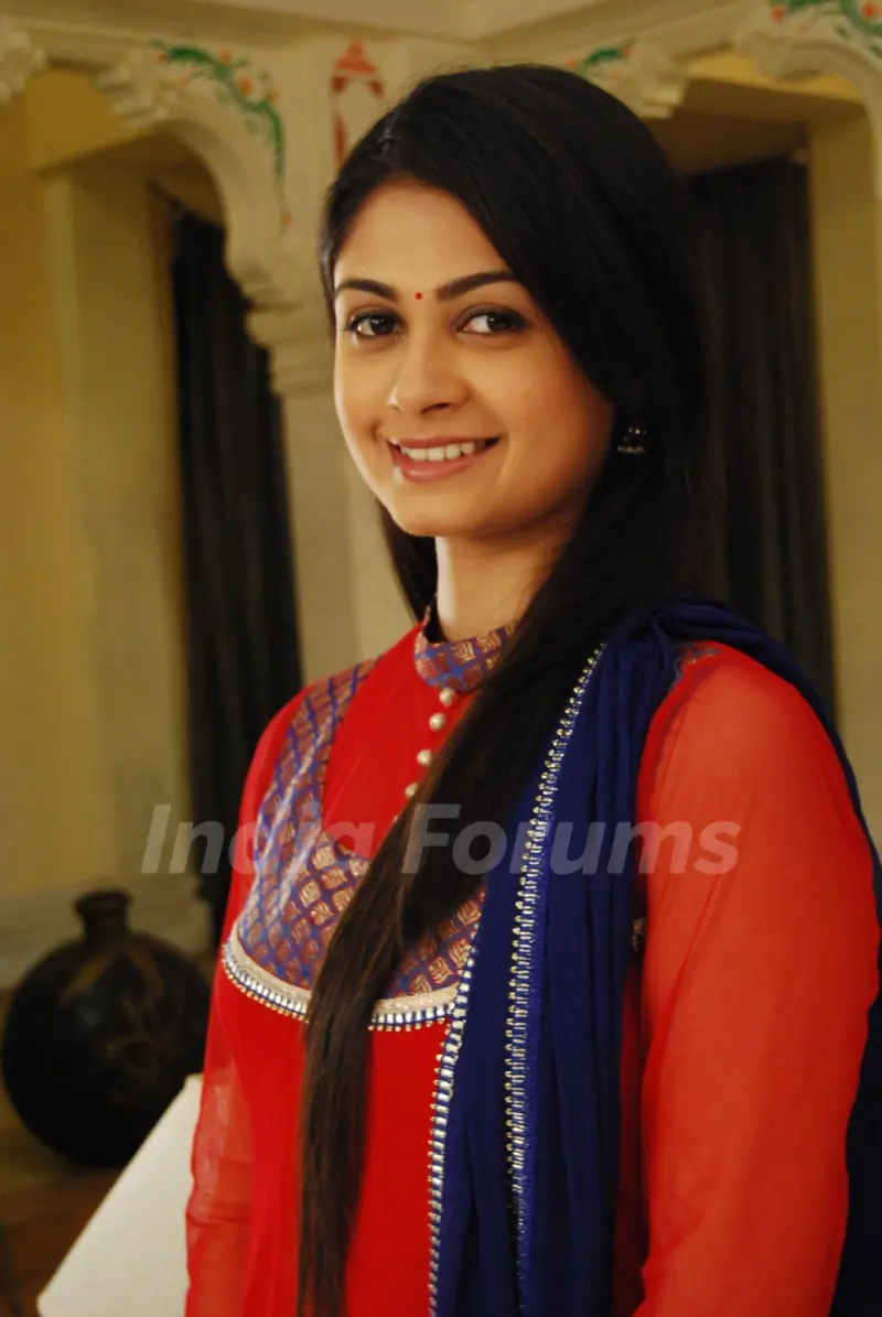 Ruchi Savarn in Ghar Aaja Pardesi