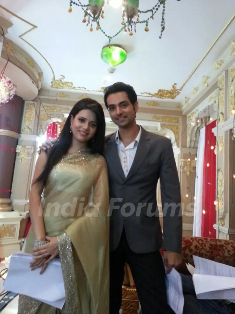 Shruti Kanwar as Ovi and Shakti Arora as Onir on the sets of Pavitra Rishta