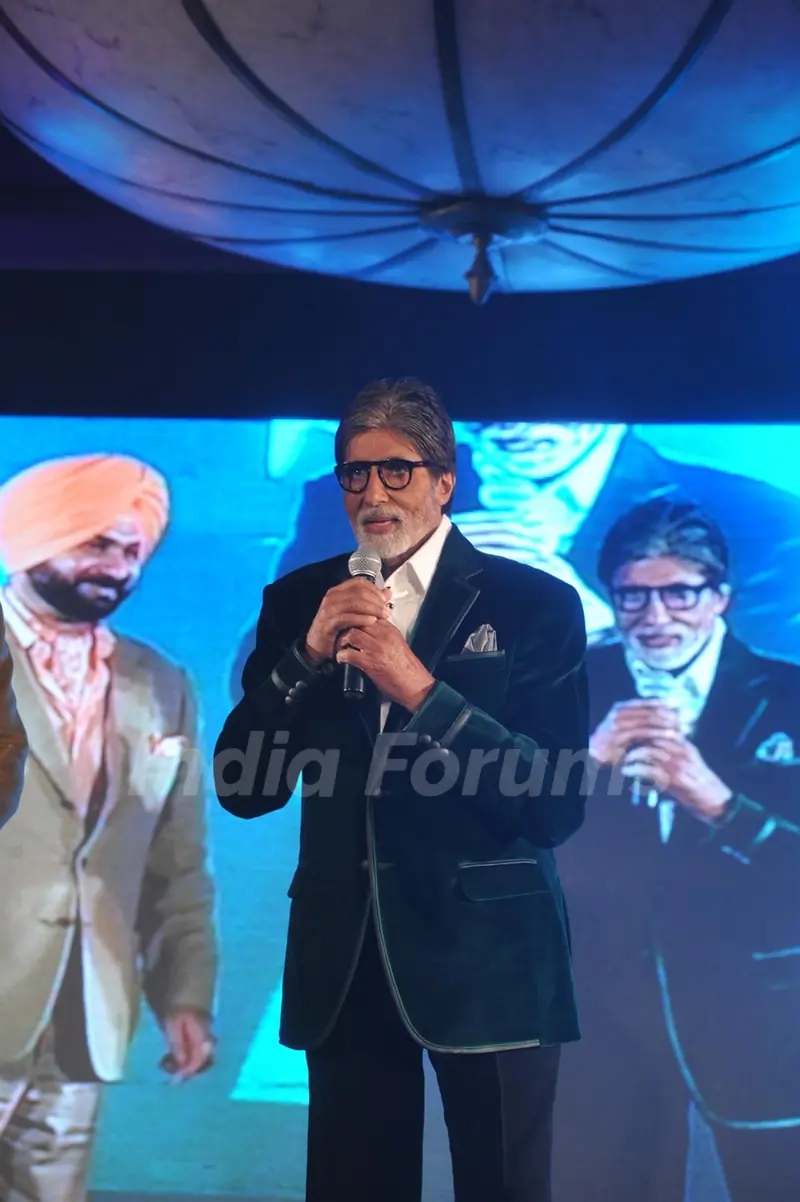 Big B & Kapil Dev unveil Siddhu's 'Sherry on Topp'