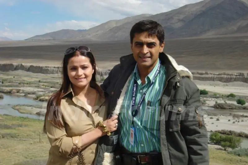 Mohnish Bahl with his wife Aarti Bahl