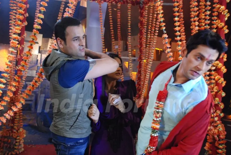 A still of Rohit Roy and Sumit Vats from Hitler Didi