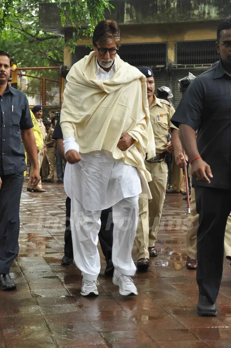 Bollywood legend Pran's final journey