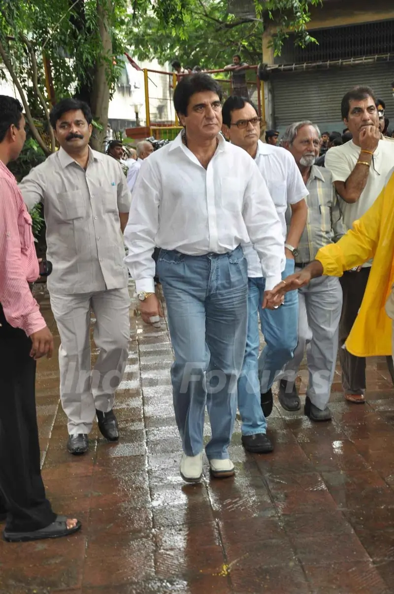 Bollywood legend Pran's final journey