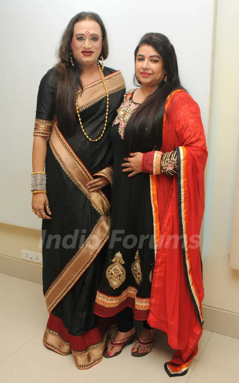 Jiya Jagiasi throws a bash in honor of Lakshmi Narayan Tripathi