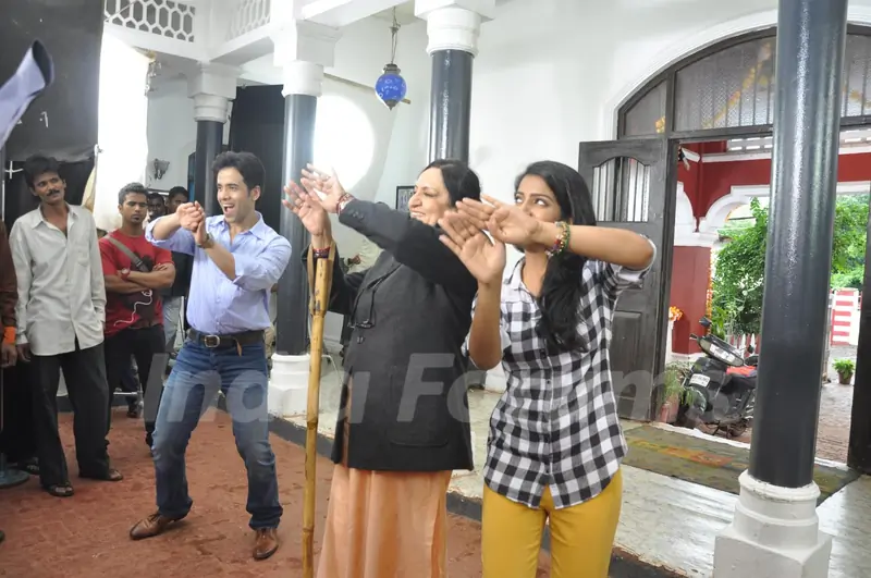 Film Bajatey Raho Promotion at Chidhiya Ghar