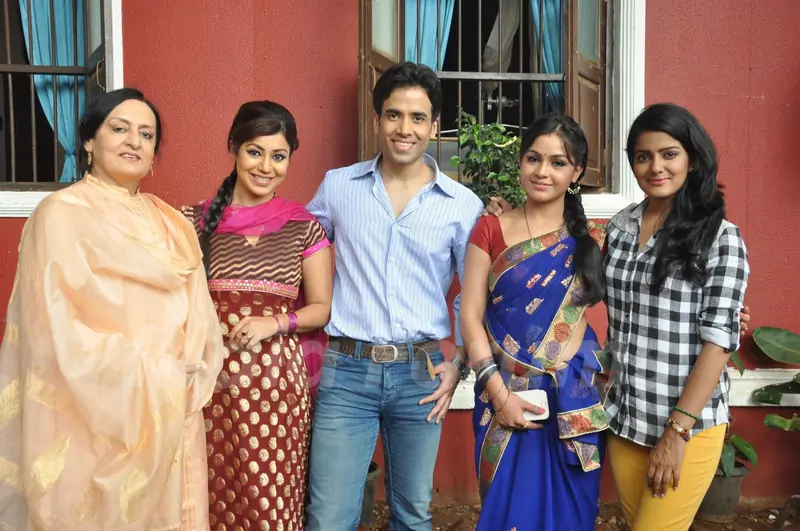 Film Bajatey Raho Promotion at Chidhiya Ghar