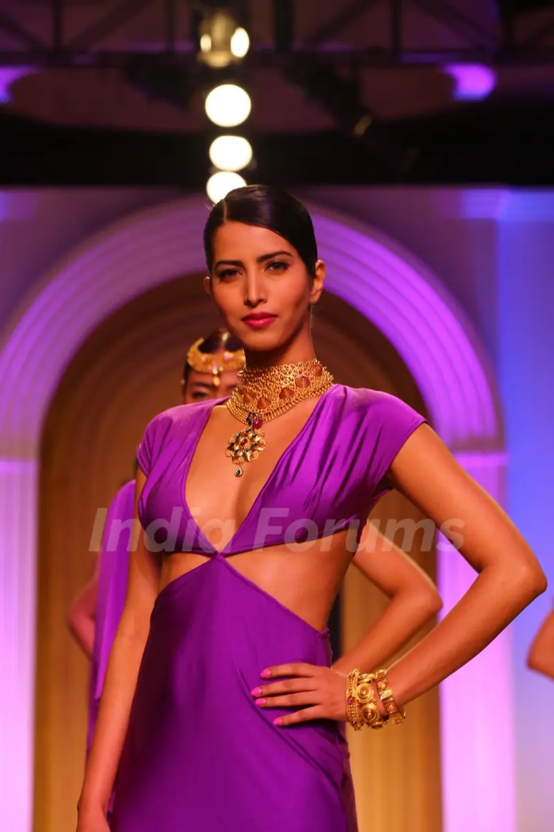 Alia Bhatt at The AZVA show