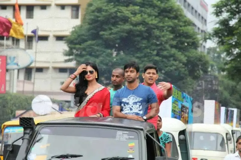 Veena Malik Silk Sakkath running housefull