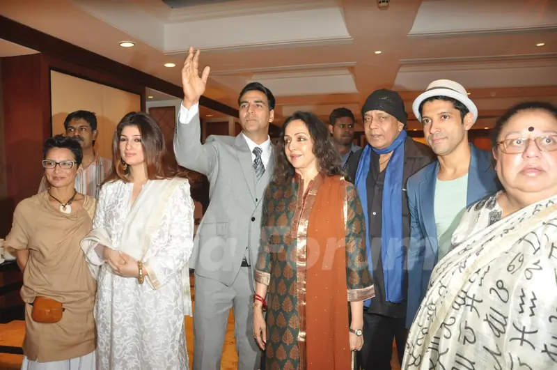 Twinkle Khanna, Akshay Kumar, Mithun Chakraborty at Unveiling of the Statue of Rajesh Khanna