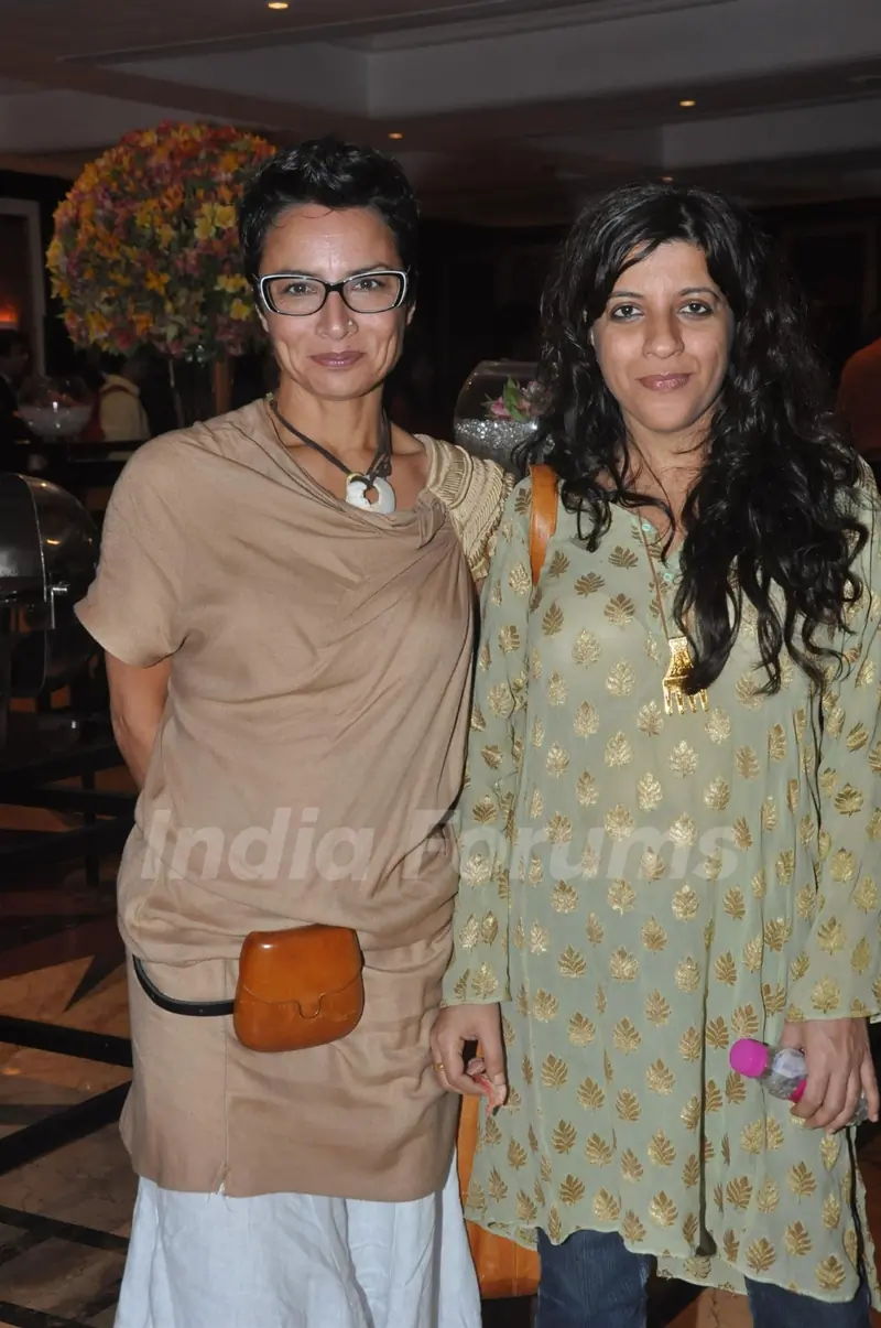 Adhuna and zoya Akhtar at the Unveiling of the Statue of Rajesh Khanna