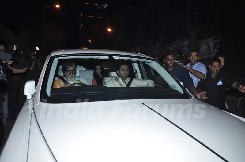 The Bachchan's always arrive in Style!-Shahrukh Khan's Grand Eid Party