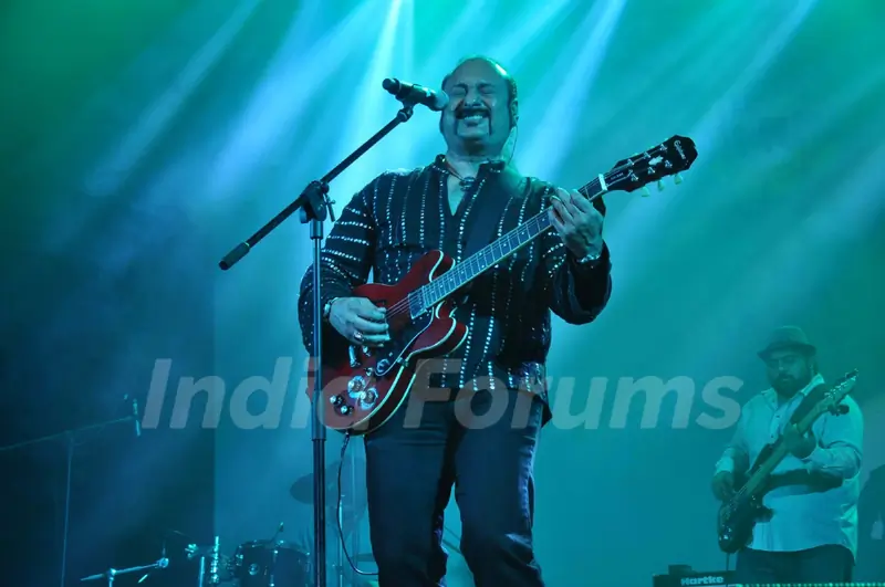 Leslie Lewis performs at 2nd edition of IIMUN