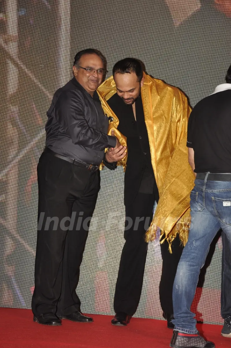 Rohit Shetty was felicitated with a golden shawl at theChennai Express success party