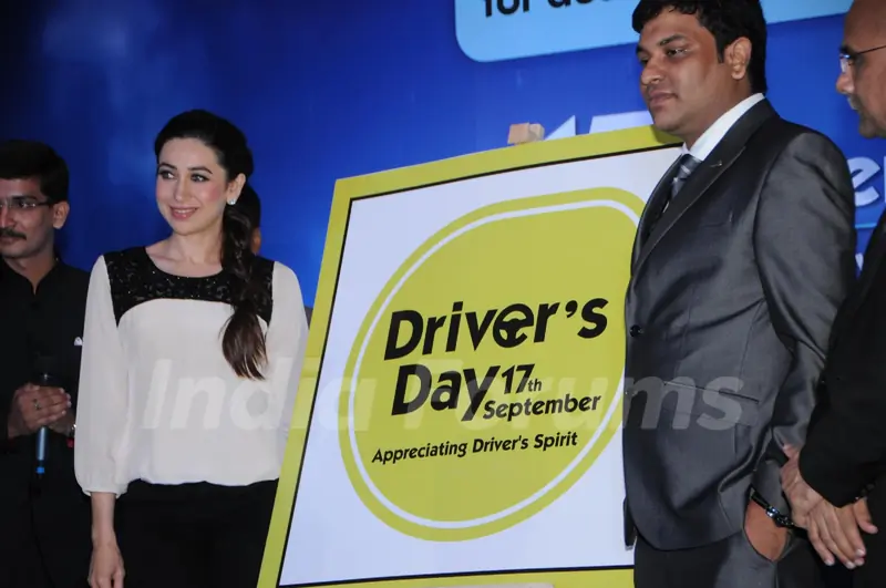 Karisma Kapur unveils the Logo for Siddhivinayak Logistics