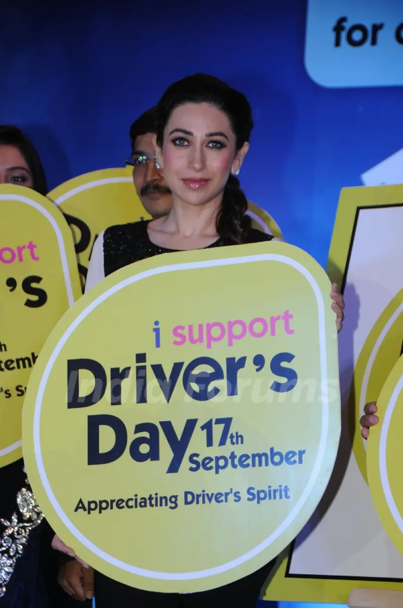 Karisma Kapur unveils the Logo for Siddhivinayak Logistics