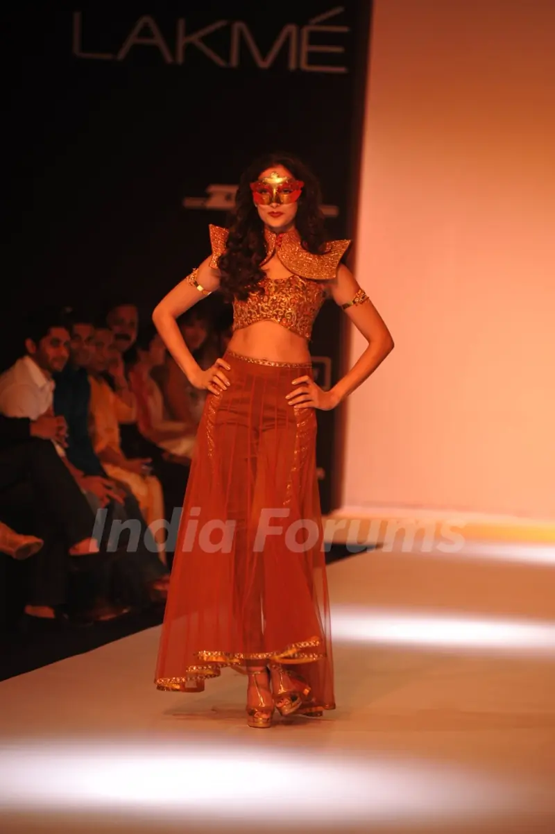 Shilpa Reddy in her own creation at LAKME FASHION WEEK 2013