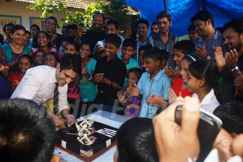 Birthday celebration for Eijaz Khan on the sets of Zee TV's Punar Vivah