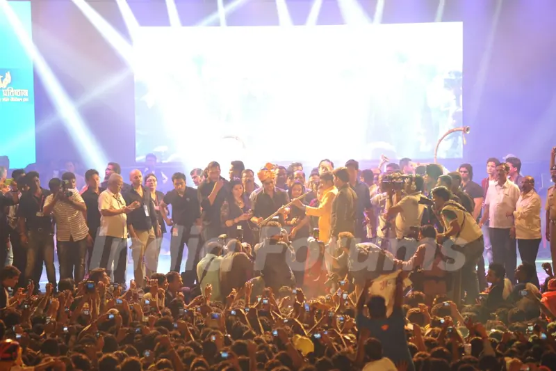 Shahrukh Khan at Dahi Handi celebrations