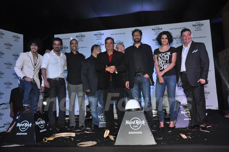 Ronit Roy, Rohan Sippy, Subhash Ghai, Gul Panag and Rishi Kapoor at Hard Rock Cafe Launch in Andheri