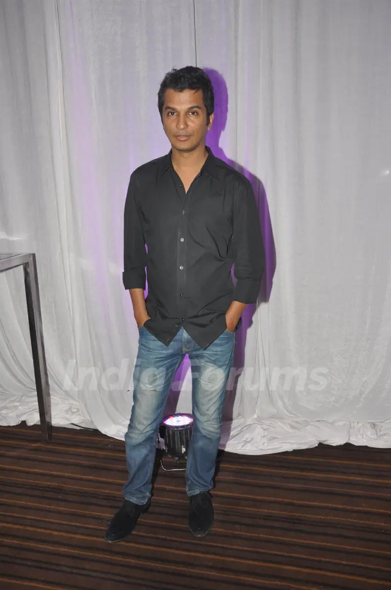 Vikram Phadnis Showcases His Bridal Couture