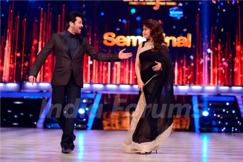 Anil Kapoor performs with Madhuri Dixit on Jhalak Dikhla Jaa