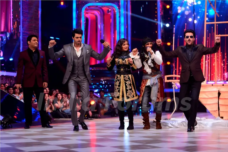 Anil Kapoor does his famous 'My name is Lakhan' dance on Jhalak Dikhla Jaa