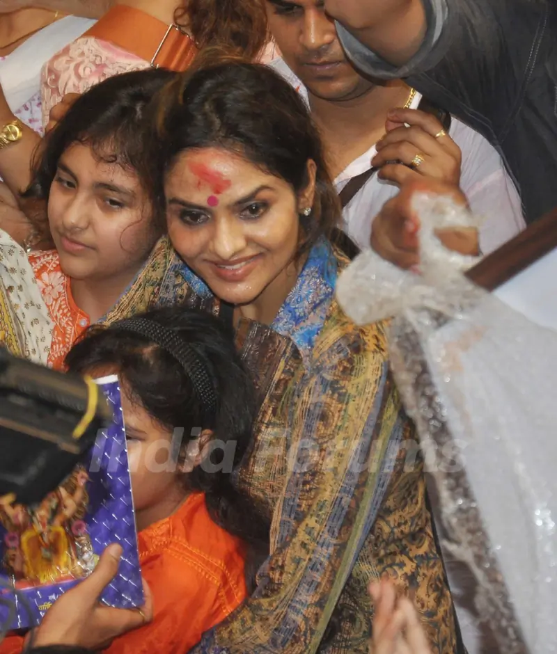 Madhoo at LALBAGHCHA RAJA