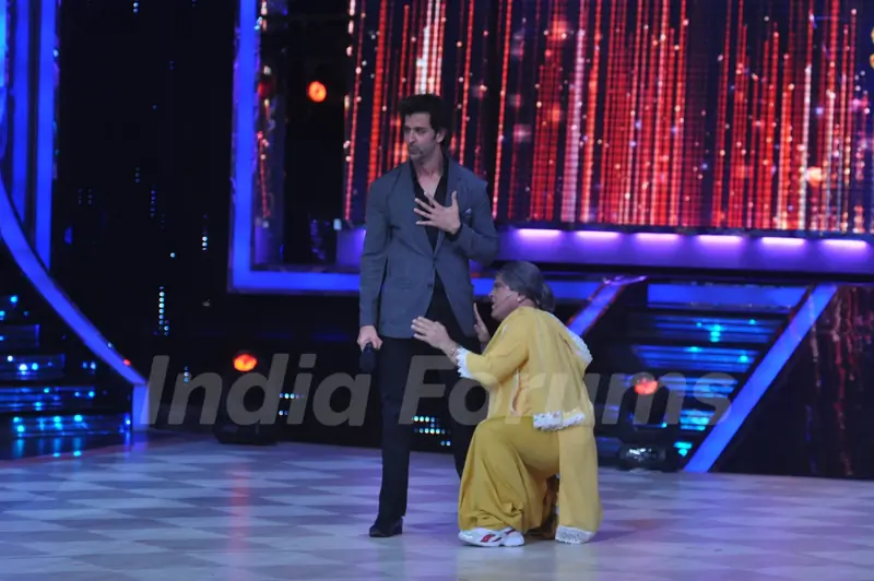 Hrithik performs with Ali Asgar on Jhalak Dikhhla Jaa Super Finale