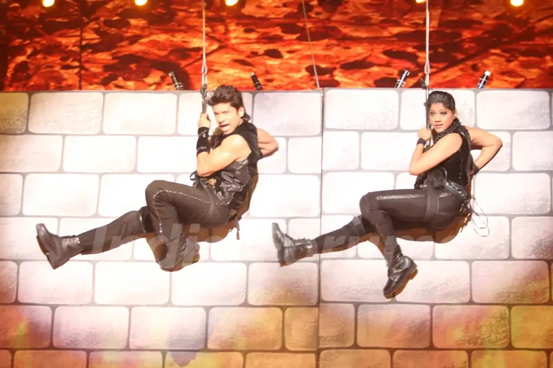 Shaan performs on Jhalak Dikhhla Jaa Super Finale