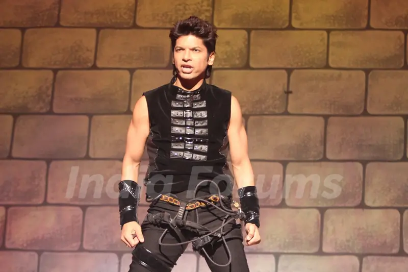 Shaan performs on Jhalak Dikhhla Jaa Super Finale