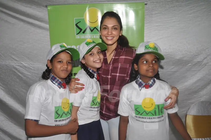 Eesha Koppikar celebrates her birthday with children of Smile Foundation