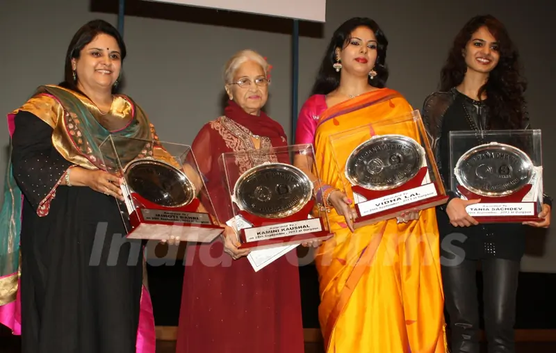 Kamini Kaushal felicitated by the Kalpana Chawala Excellence Award