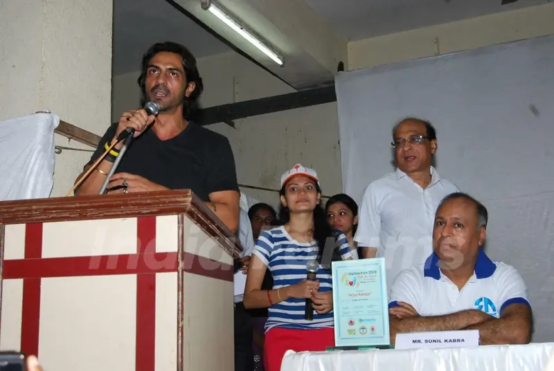 Arjun Rampal addresses the Walkathon 2013