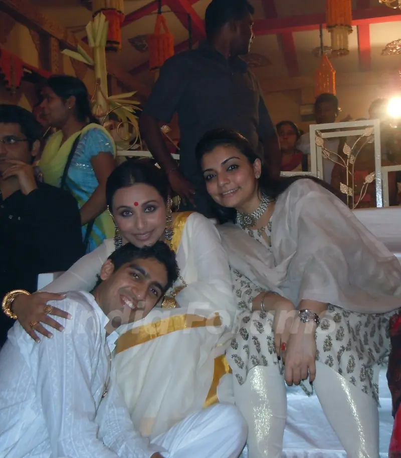 Ayan Mukerji, Rani Mukherjee and Vibhavi Merchant visit The North Bombay Sarbajanin Durga Puja