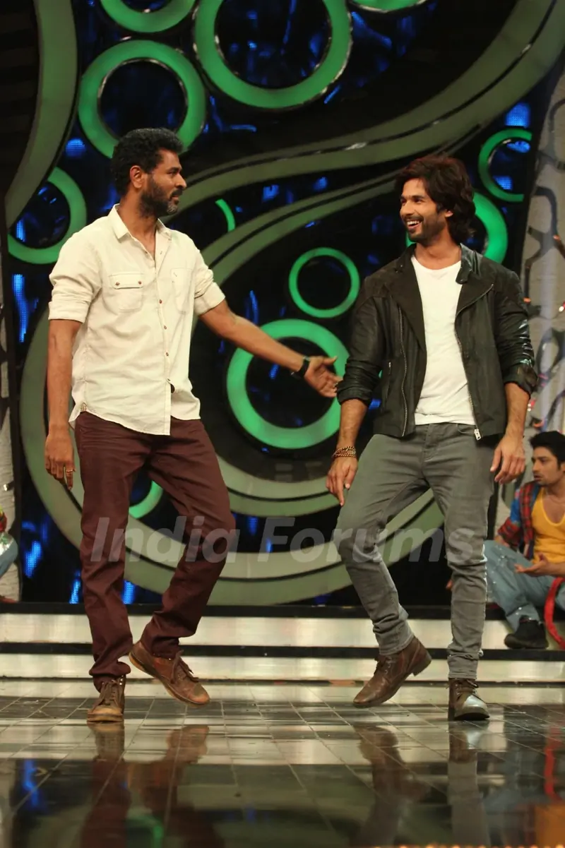 Prabhu Deva and Shahid Kapoor at R.Rajkumar promotion on DID Dance Ka Tashan