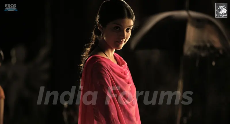 A still image of Giselle Monteiro