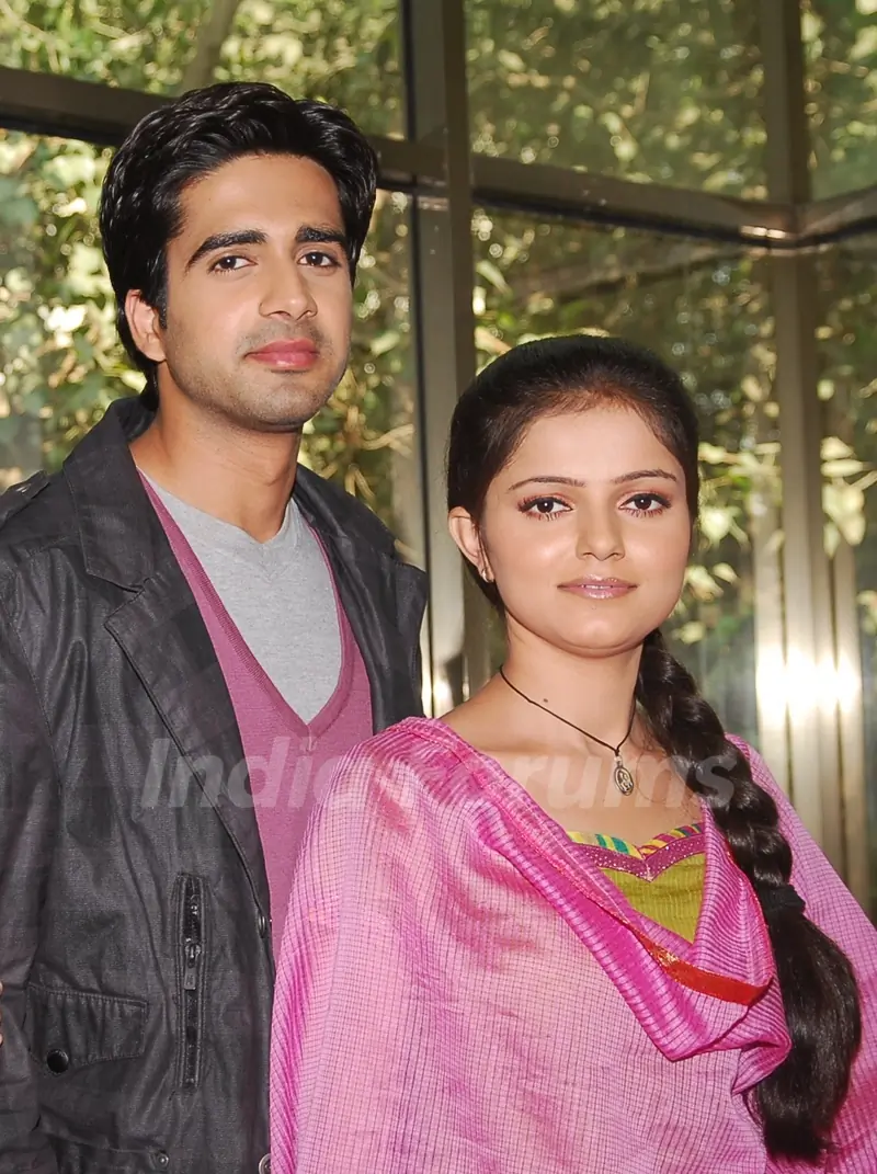 A still image of Dev and Radhika in Chhoti Bahu.. Sindoor Bin Suhaagan