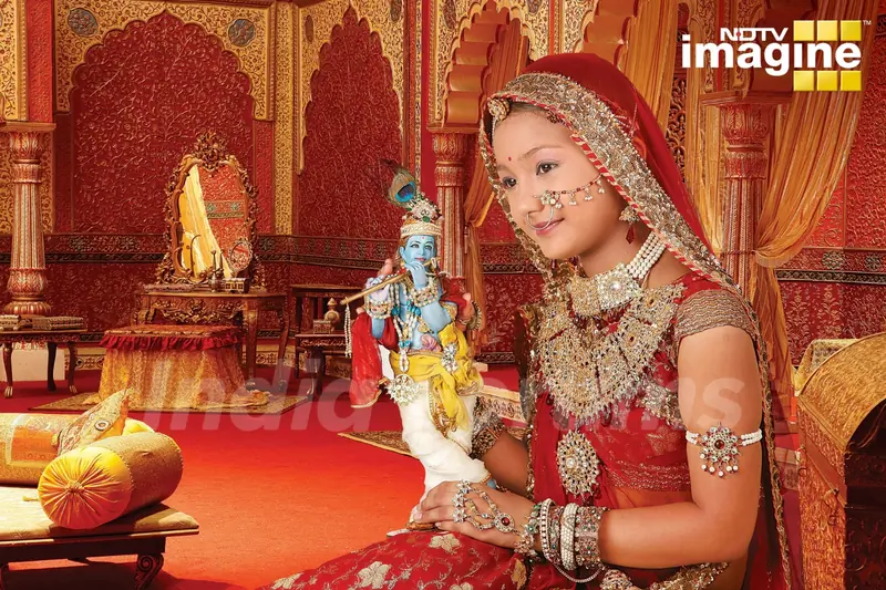 Aashika Bhatia as Meera in the show Meera