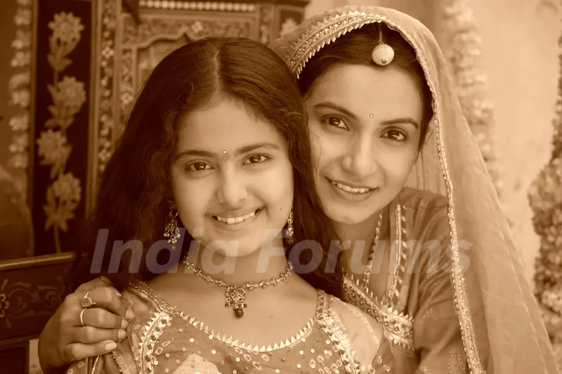 Bhagwati and Anandi in Balika Vadhu