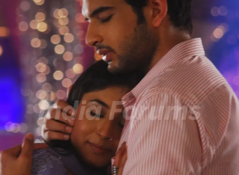 Arjun and Arohi romantic scene