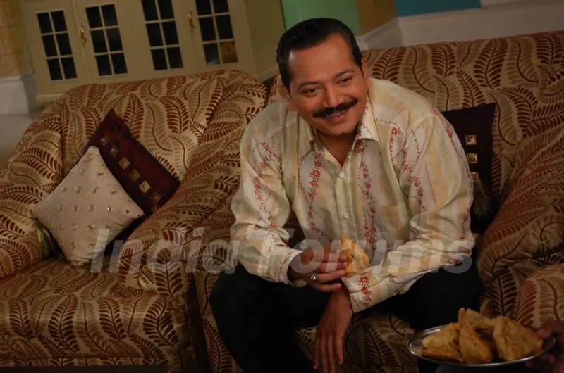 A still image of Mukesh in Hamari Devrani