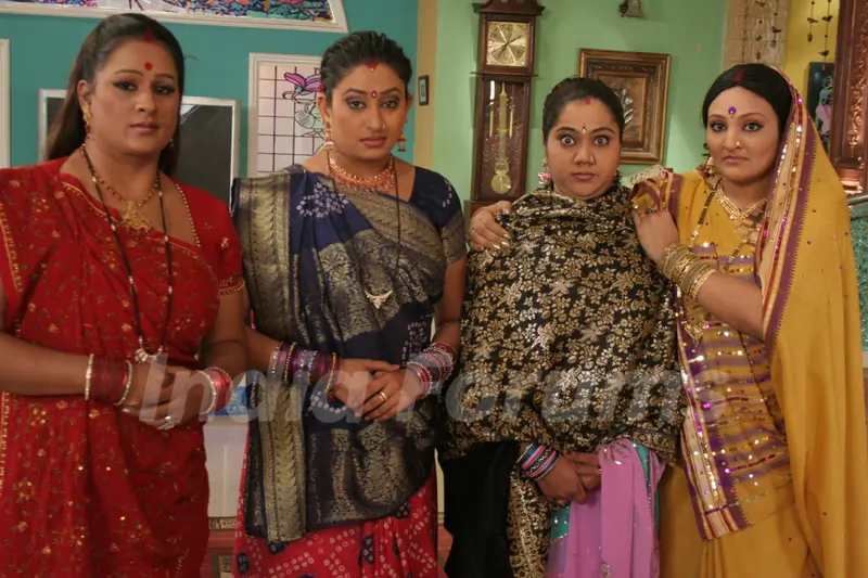 Manjula,Parul, Alpa and Jalpa looking angry
