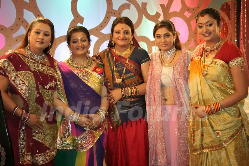A still image from the show Hamari Devrani
